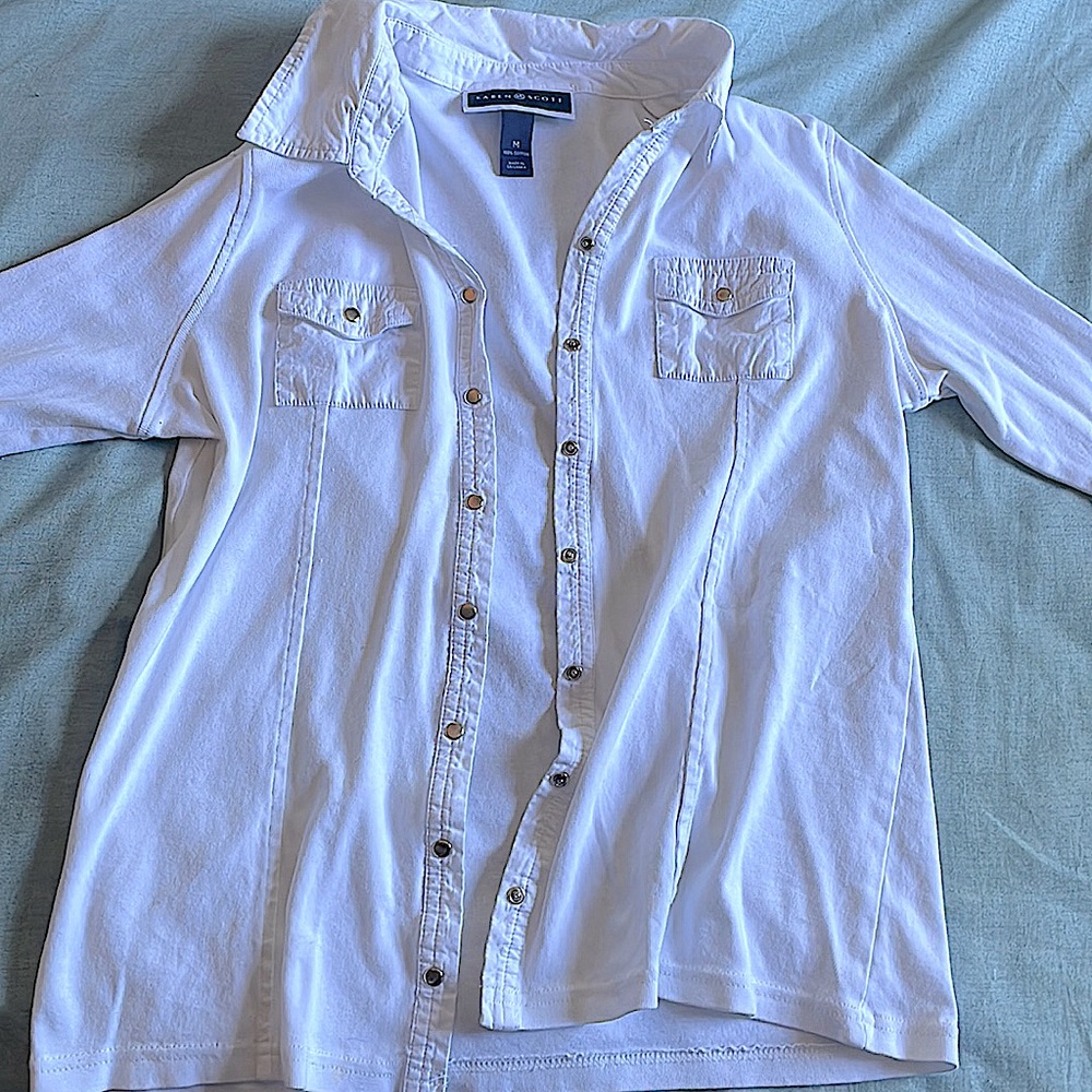 White Karen Scott cover up. Size medium for females.